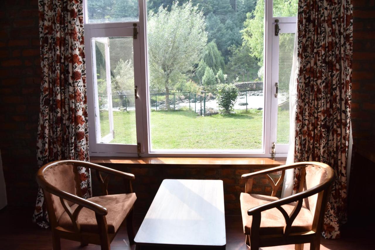 Hotel Lidder Palace ปาฮาลกัม ภายนอก รูปภาพ