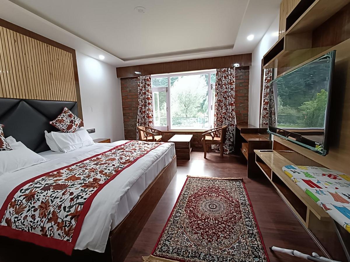 Hotel Lidder Palace ปาฮาลกัม ภายนอก รูปภาพ